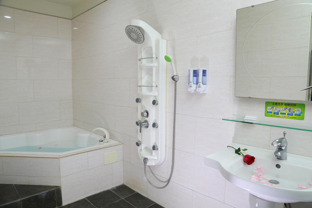 King Town Hotel Luodong Zimmer foto